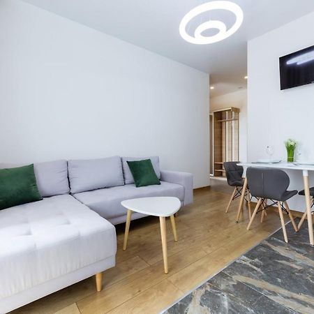 Nyvky Like Home - Nyvky Park - Apt 45 Kiev Dış mekan fotoğraf